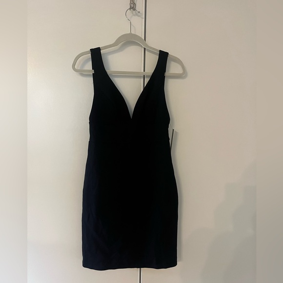 Lulu’s Fashionably On Time black bodycon dress, size small, new with tags NWT - Picture 3 of 8